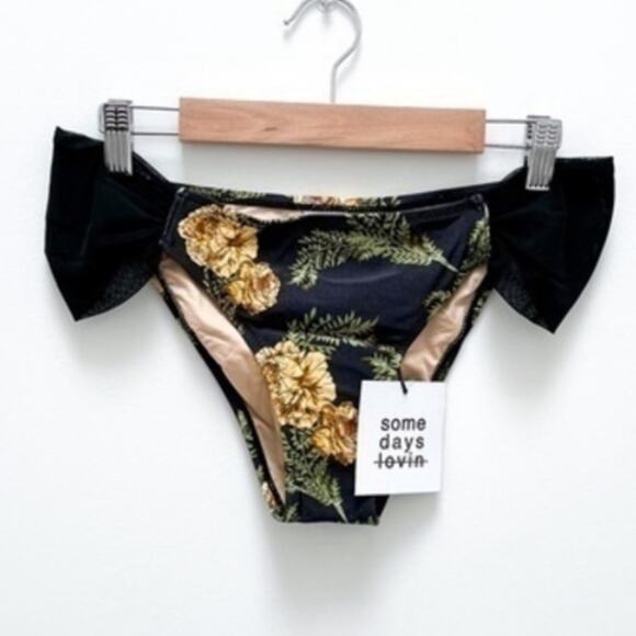 💗 3/$10 💗 NEW Revolve Some Days Lovin' River Run Floral Bikini Bottoms XS - Picture 2 of 10